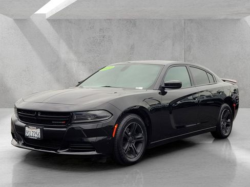 Used 2022 Dodge Charger SXT w/ Leather Interior Group RWD image 8