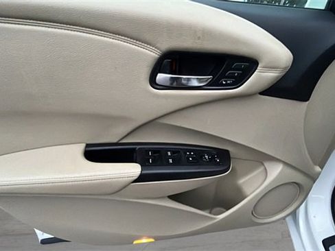 Used 2015 Acura RDX AWD image 16