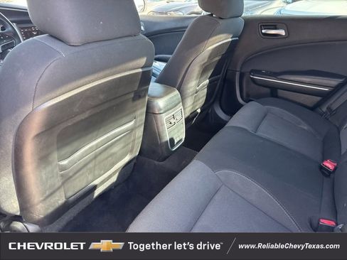 Used 2018 Dodge Charger SXT image 17