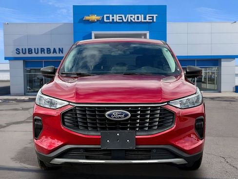 Used 2023 Ford Escape Active w/ Cold Weather Package FWD image 3