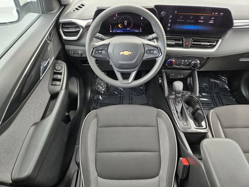Used 2025 Chevrolet TrailBlazer LT AWD/4WD image 13