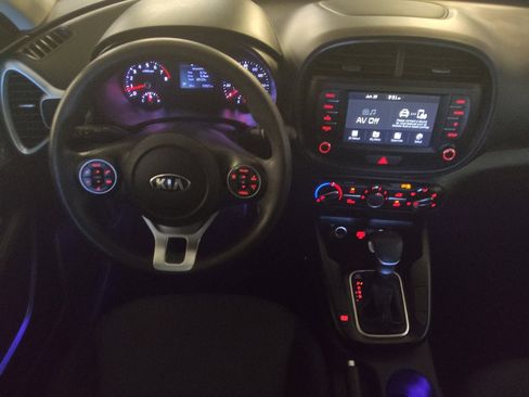 Used 2020 Kia Soul LX FWD image 22