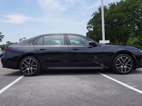 New 2025 BMW 740i w/ Executive Package image 4