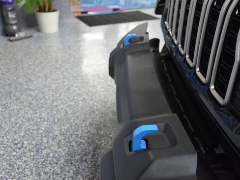 Used 2024 Jeep Wrangler Unlimited Sahara w/ Technology Group image 24