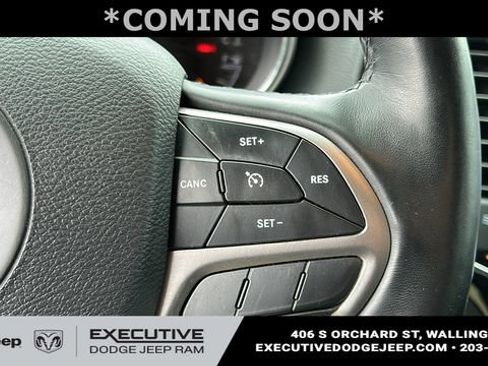 Used 2019 Jeep Grand Cherokee Altitude AWD/4WD image 14