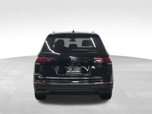 Used 2024 Volkswagen Tiguan SE image 7