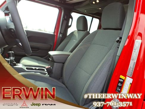 Certified 2025 Jeep Wrangler Unlimited Sahara image 12