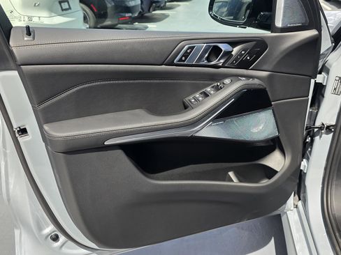 New 2026 BMW X5 M60i image 13