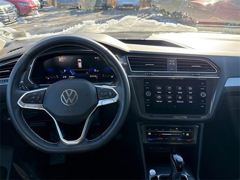 Certified 2023 Volkswagen Tiguan SE image 23