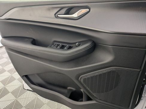 New 2025 Jeep Grand Cherokee L Altitude image 18