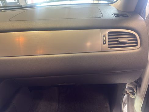 Used 2011 Chevrolet Avalanche LT w/ Luxury Package image 21