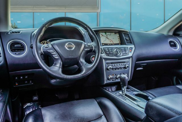 Used 2019 Nissan Pathfinder SL FWD image 27
