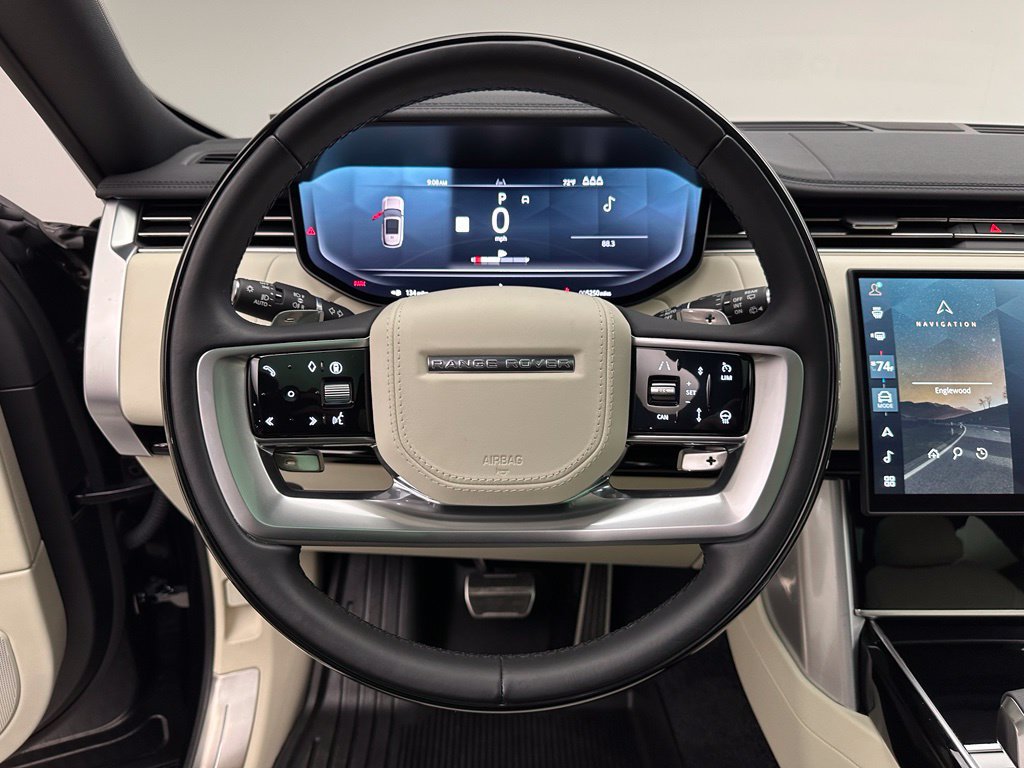 Used 2025 Land Rover Range Rover SE AWD/4WD image 18