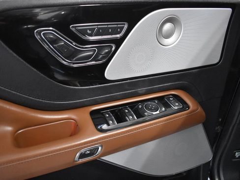 Used 2021 Lincoln Aviator Reserve w/ Equipment Group 210A AWD/4WD image 15