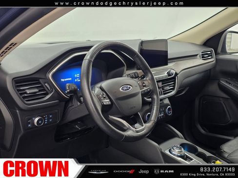 Used 2020 Ford Escape Titanium FWD image 21