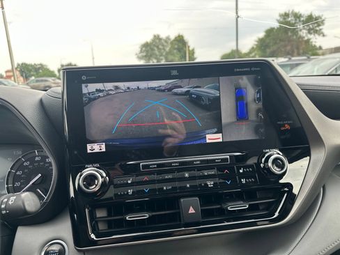 Used 2021 Toyota Highlander Limited AWD/4WD image 63