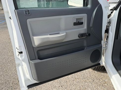 Used 2006 Dodge Dakota ST image 15