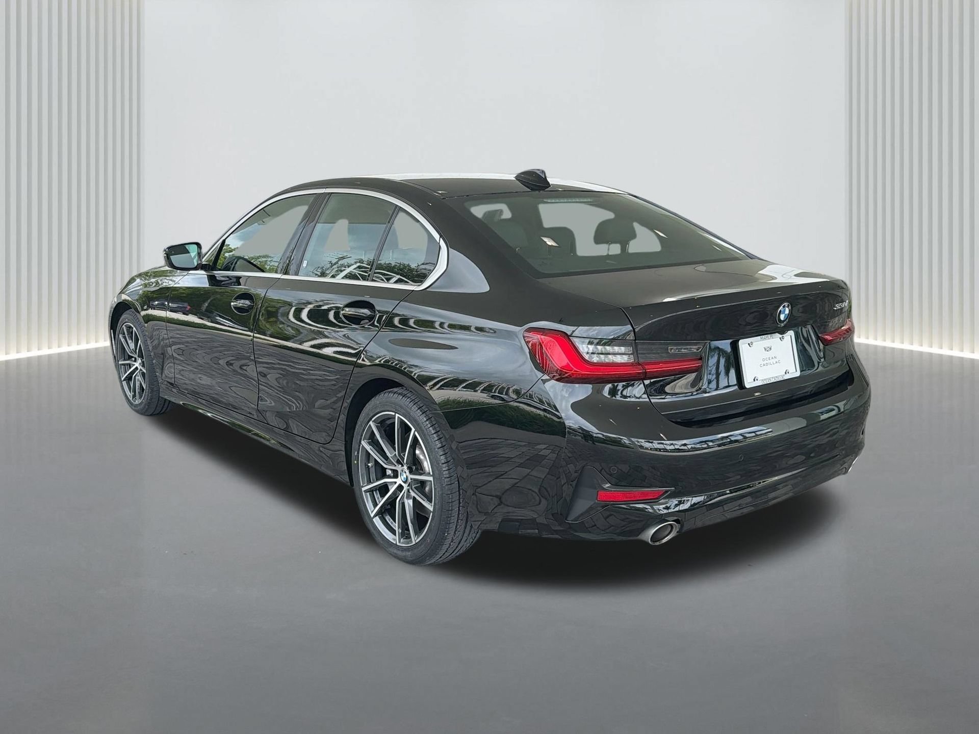 Used 2020 BMW 330i Sedan w/ Driving Assistance Package RWD image 3