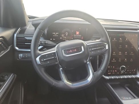 Used 2025 GMC Acadia Elevation image 12