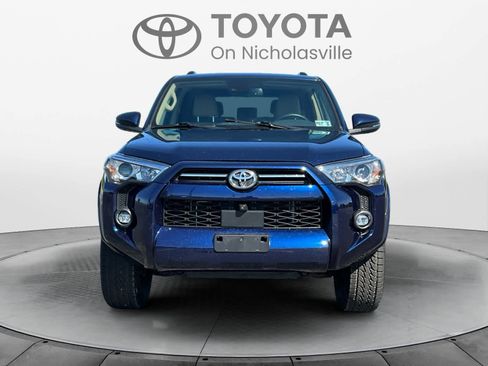Used 2022 Toyota 4Runner SR5 Premium w/ Moonroof Package AWD/4WD image 9