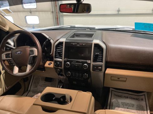 Used 2019 Ford F150 Lariat image 11