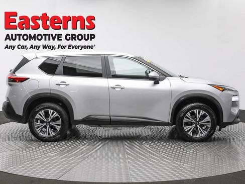 Used 2022 Nissan Rogue SV AWD/4WD image 4