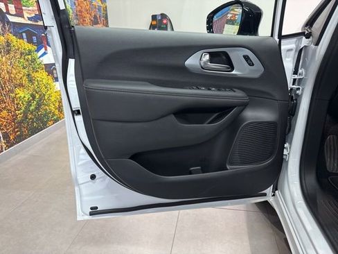 New 2026 Chrysler Pacifica Limited w/ S Appearance Package image 22