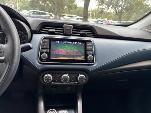 Used 2025 Nissan Versa SV FWD image 17