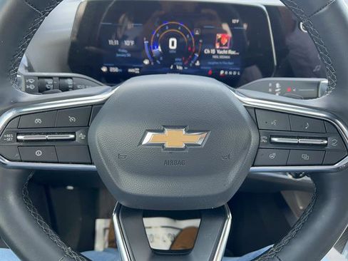 Used 2025 Chevrolet Equinox LT image 16