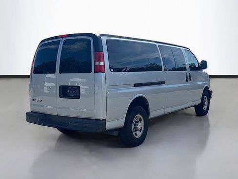Used 2018 Chevrolet Express 3500 LS RWD image 3