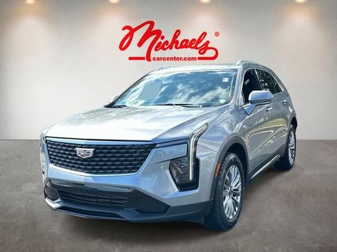 Used 2024 Cadillac XT4 Premium Luxury FWD image 5
