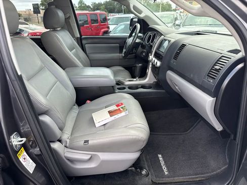 Used 2013 Toyota Sequoia SR5 RWD image 13