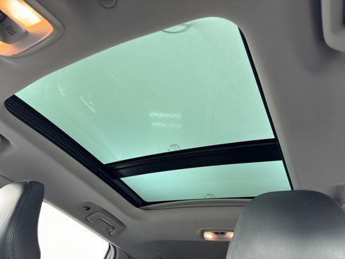 Used 2016 Volvo XC60 T5 Premier w/ Proximity Package image 11