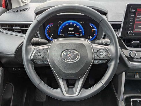 Used 2022 Toyota Corolla Cross XLE image 23