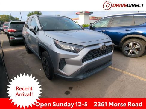 Used 2020 Toyota RAV4 LE FWD image 1