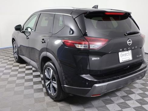 Used 2024 Nissan Rogue SL AWD/4WD image 6