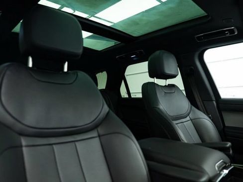 Used 2025 Land Rover Range Rover Sport AWD/4WD image 12