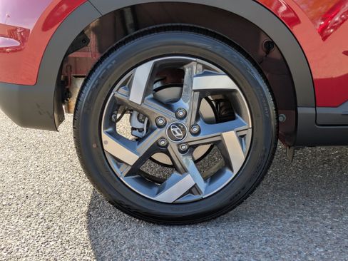 Certified 2026 Hyundai Venue SEL image 9