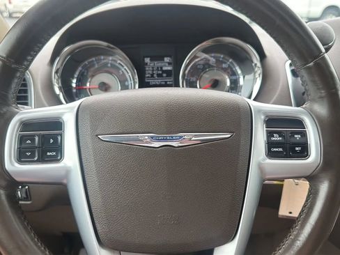 Used 2011 Chrysler Town & Country Touring-L w/ Entertainment Group #2 FWD image 16
