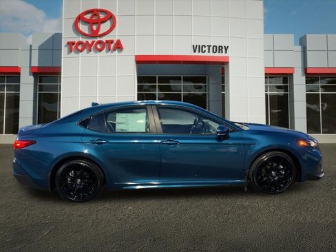 New 2026 Toyota Camry SE FWD image 2