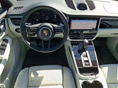 Used 2023 Porsche Macan AWD/4WD image 12
