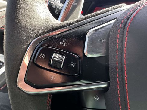 Used 2022 Chevrolet Corvette Stingray Premium Conv w/ Z51 Performance Package image 17