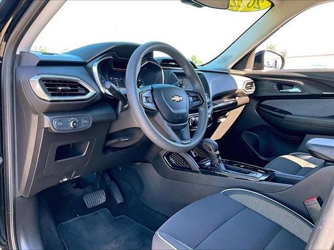 Used 2022 Chevrolet TrailBlazer LT FWD image 8