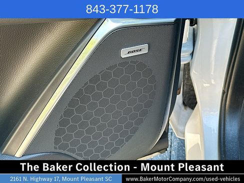 Used 2020 Cadillac Escalade Premium Luxury AWD/4WD image 19