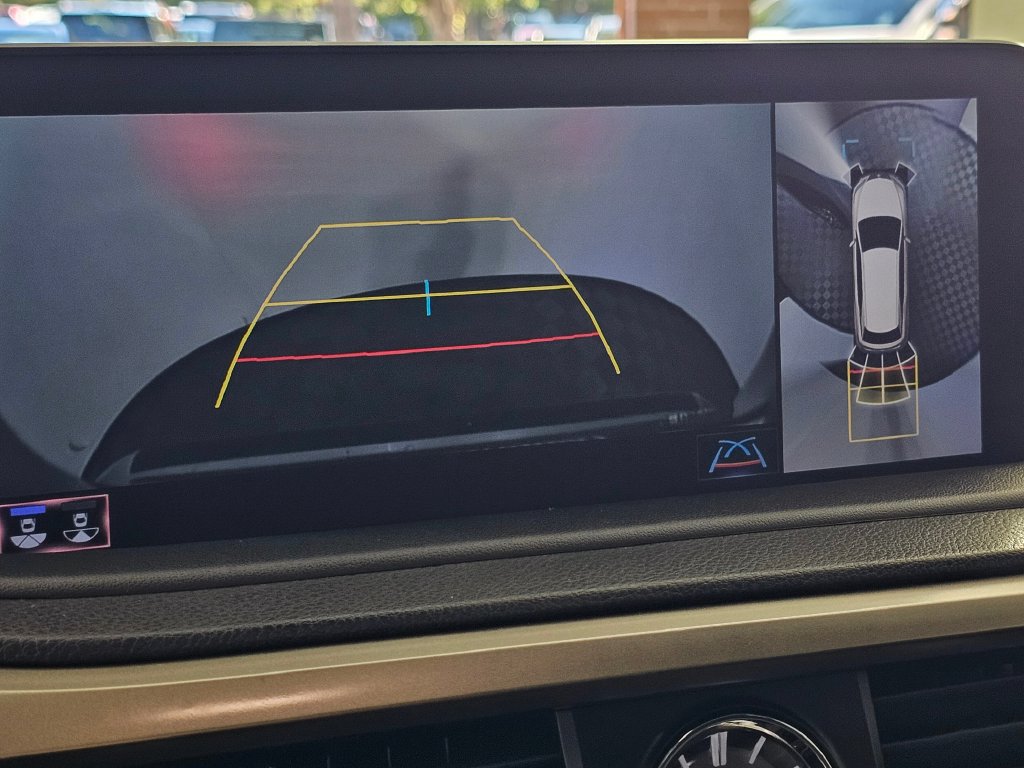 Used 2022 Lexus RX 450hL AWD w/ Premium Package image 31