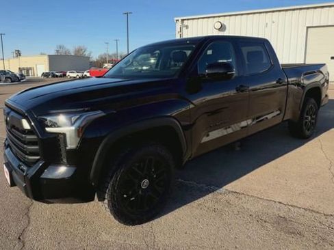 Used 2024 Toyota Tundra Limited image 4