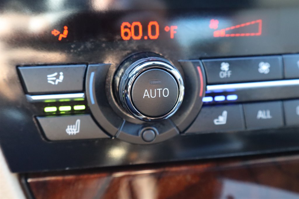 Used 2013 BMW 750Li RWD image 32
