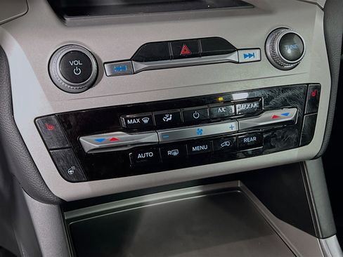 Used 2023 Ford Explorer XLT w/ Equipment Group 202A image 26