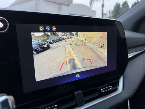 Used 2025 Chevrolet Equinox LT image 17