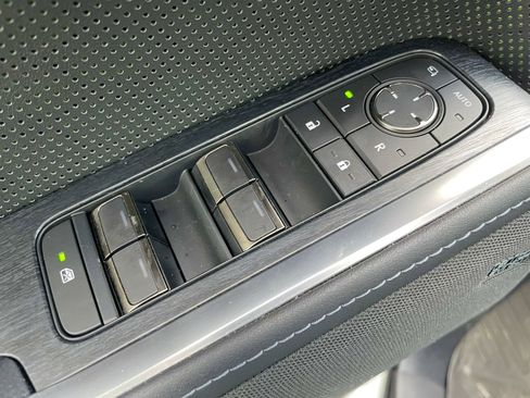 Used 2024 Lexus GX 550 image 11